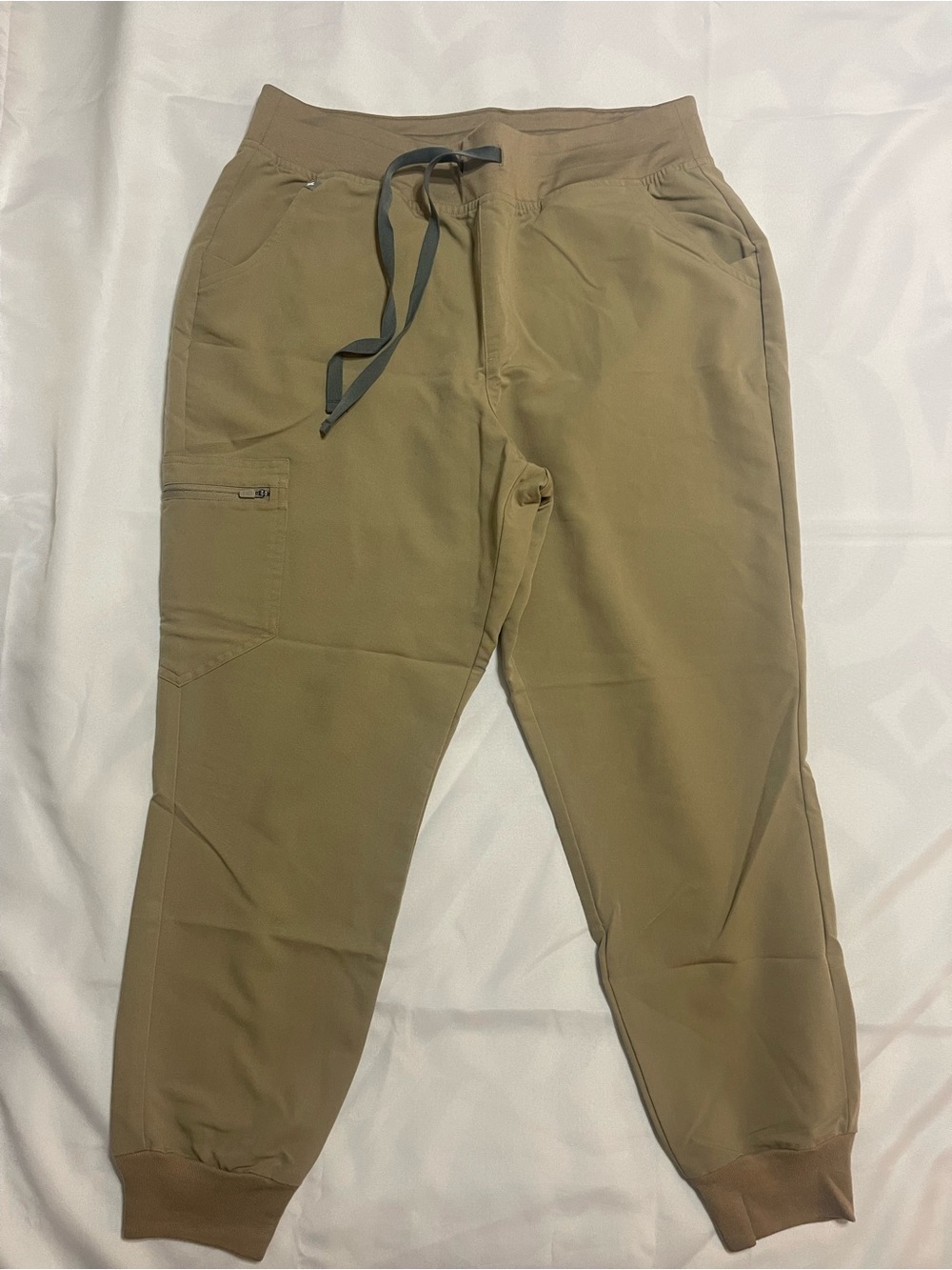 FIGS Zamora High Waisted 2.0 Jogger Scrub Pants – Latte – Women’s Large Petite